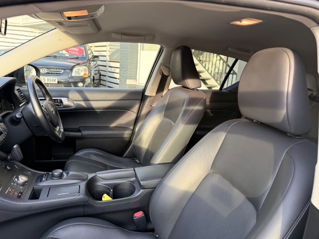 Used Lexus CT 2017 for sale - 75947111: Photo 24