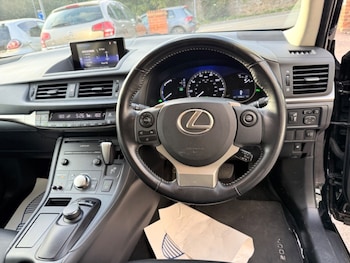 Used Lexus CT 2017 for sale - 75947111: Photo