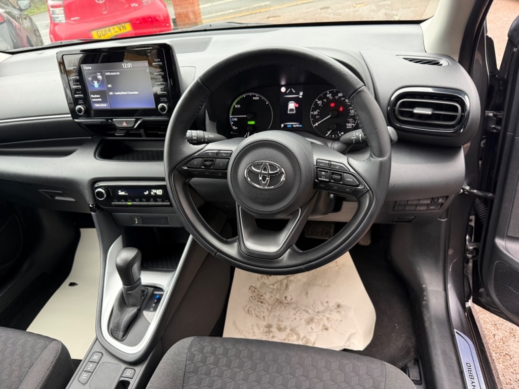 Used Toyota Yaris 2022 for sale - 76934812: Photo 3