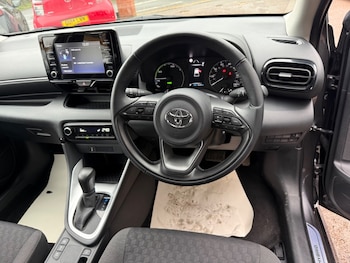 Used Toyota Yaris 2022 for sale - 76934812: Photo