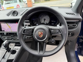 Used Porsche Macan 2024 for sale - 79505230: Photo