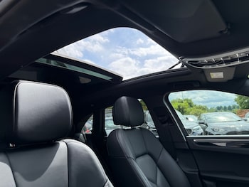 Used Porsche Macan 2024 for sale - 79505230: Photo