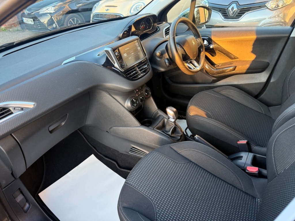 Used Peugeot 208 2015 for sale - 77113234: Photo 25