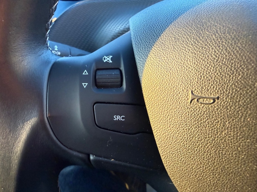 Used Peugeot 208 2015 for sale - 77113234: Photo 28