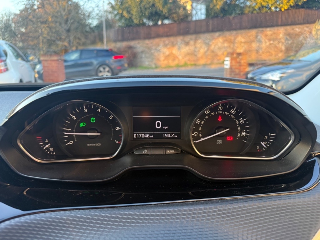 Used Peugeot 208 2015 for sale - 77113234: Photo 30