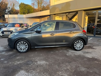 Used Peugeot 208 2015 for sale - 77113234: Photo