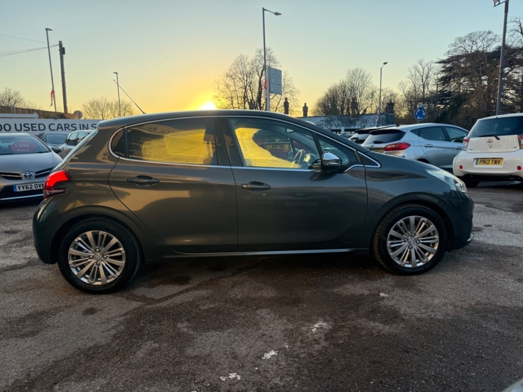 Used Peugeot 208 2015 for sale - 77113234: Photo 7