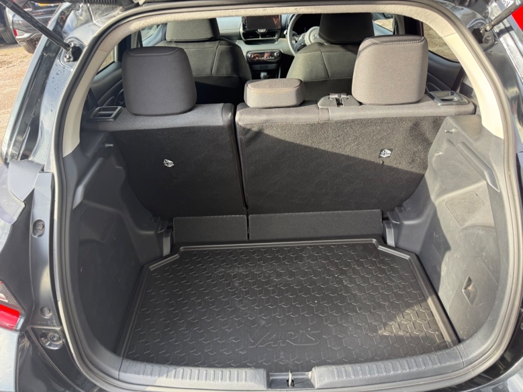 Used Toyota Yaris 2024 for sale - 76541666: Photo 32