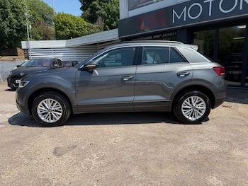 Used Volkswagen T-Roc 2023 for sale - 78653488: Photo