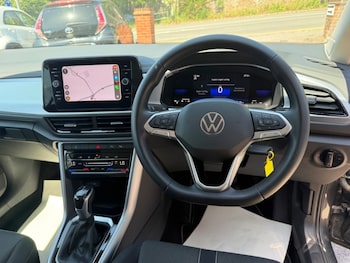 Used Volkswagen T-Roc 2023 for sale - 78653488: Photo