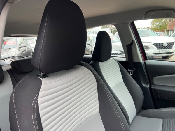 Used Toyota Yaris 2018 for sale - 76299182: Photo 16