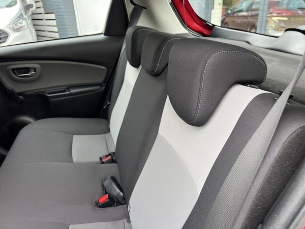 Used Toyota Yaris 2018 for sale - 76299182: Photo 27