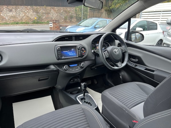 Used Toyota Yaris 2018 for sale - 76299182: Photo 28