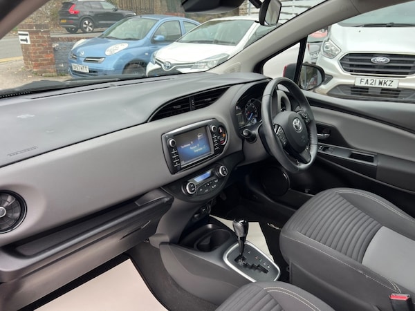 Used Toyota Yaris 2018 for sale - 76299182: Photo 29