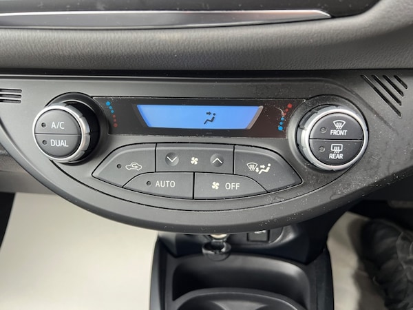 Used Toyota Yaris 2018 for sale - 76299182: Photo 5