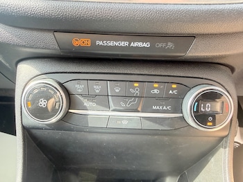 Used Ford Fiesta 2018 for sale - 79597268: Photo