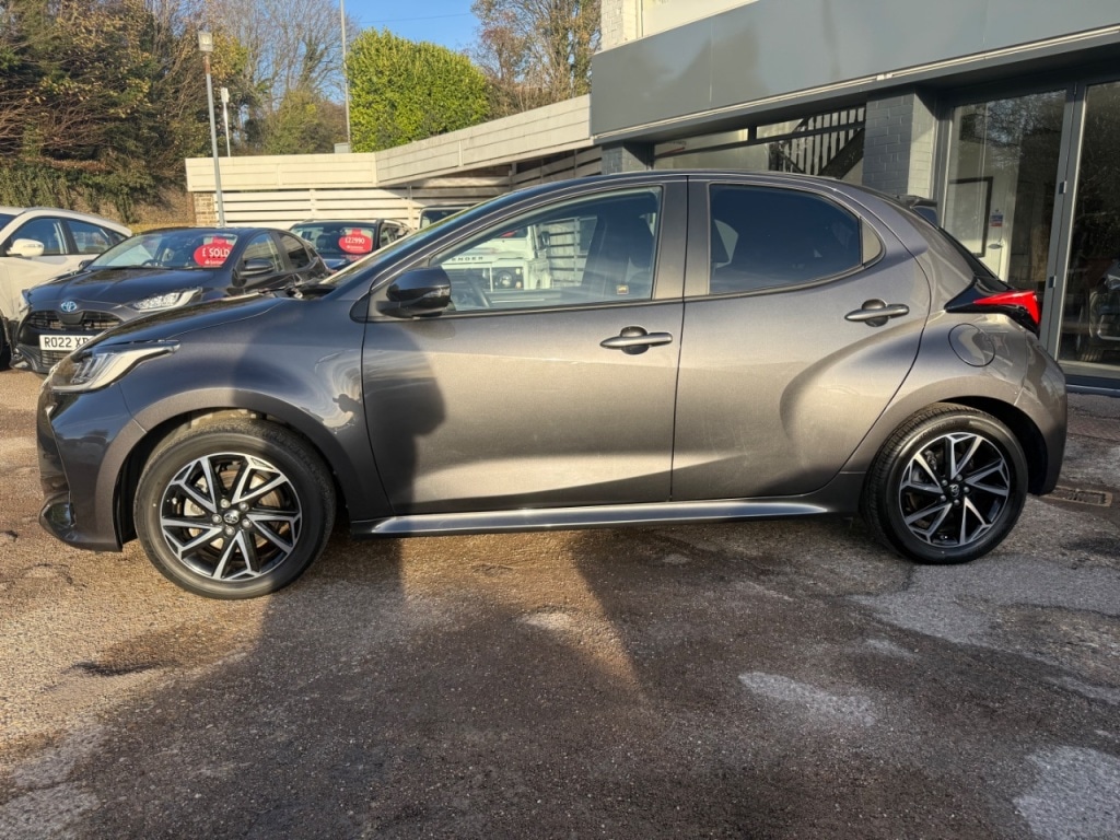 Used Toyota Yaris 2022 for sale - 76641980: Photo 2