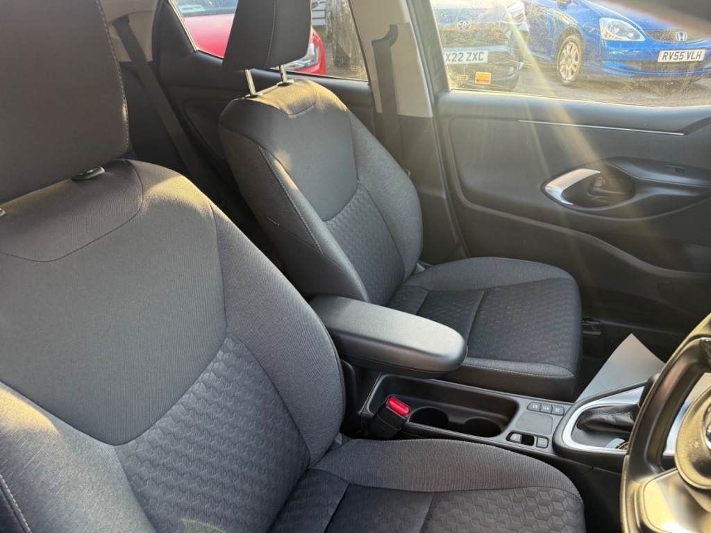 Used Toyota Yaris 2022 for sale - 76641980: Photo 32