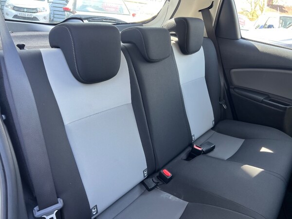 Used Toyota Yaris 2018 for sale - 74299701: Photo 16
