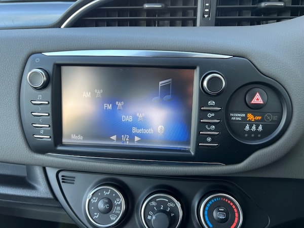 Used Toyota Yaris 2018 for sale - 74299701: Photo 6