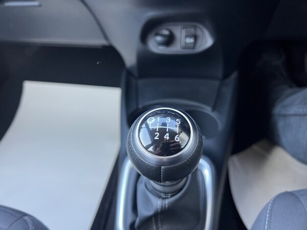 Used Toyota Yaris 2018 for sale - 74299701: Photo 9