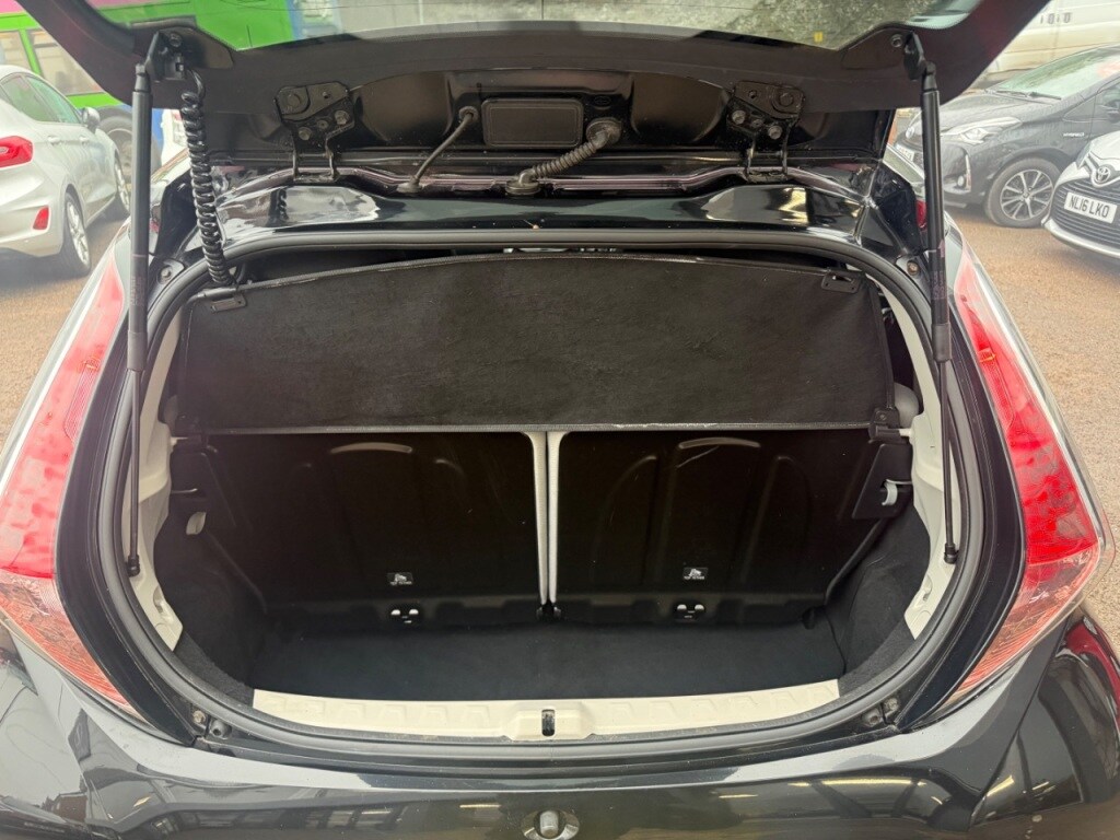 Used Toyota AYGO 2017 for sale - 78145045: Photo 32