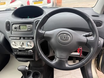 Used Toyota Yaris Verso 2005 for sale - 77802526: Photo