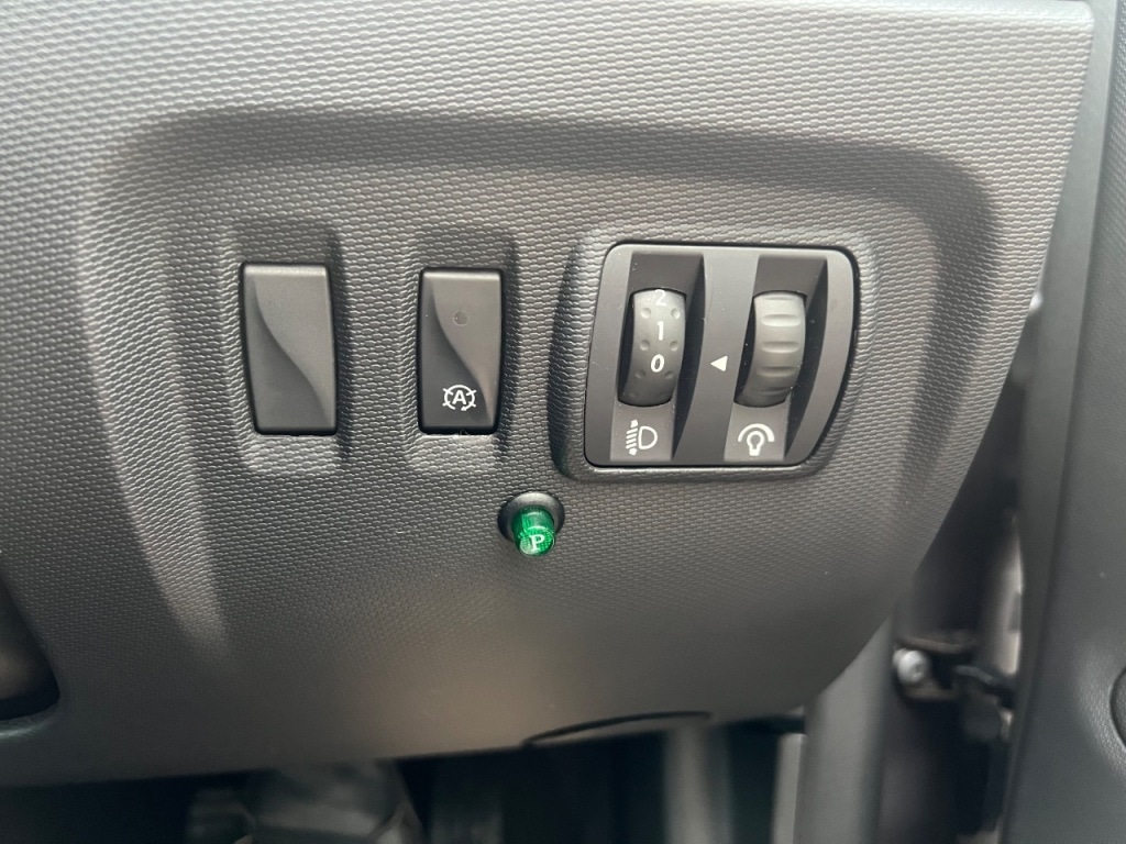 Used Renault Captur 2015 for sale - 76469393: Photo 13