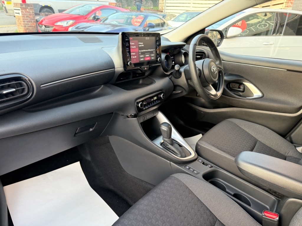 Used Toyota Yaris 2023 for sale - 77747483: Photo 32