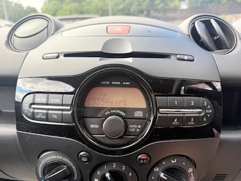 Used Mazda Mazda2 2013 for sale - 79394177: Photo