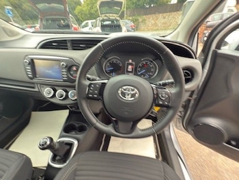 Used Toyota Yaris 2018 for sale - 75567268: Photo