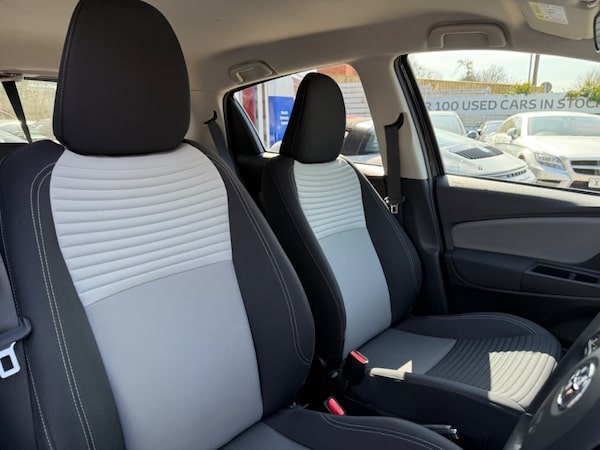Used Toyota Yaris 2018 for sale - 74300157: Photo 16
