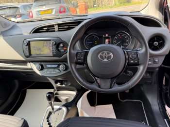 Used Toyota Yaris 2018 for sale - 74300157: Photo