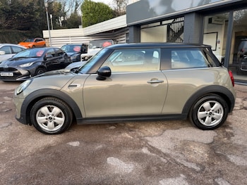 Used MINI Hatch 2018 for sale - 76697986: Photo