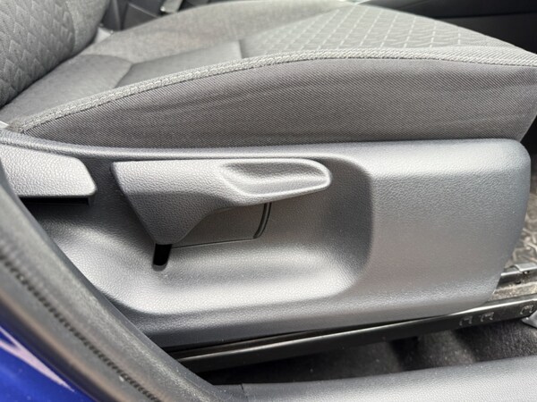 Used Toyota Yaris Cross 2023 for sale - 75593013: Photo 11