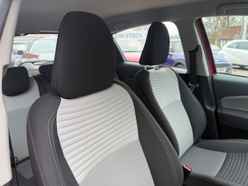 Used Toyota Yaris 2019 for sale - 77666109: Photo