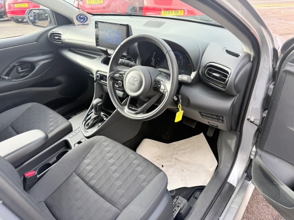 Used Toyota Yaris 2024 for sale - 77546231: Photo 18