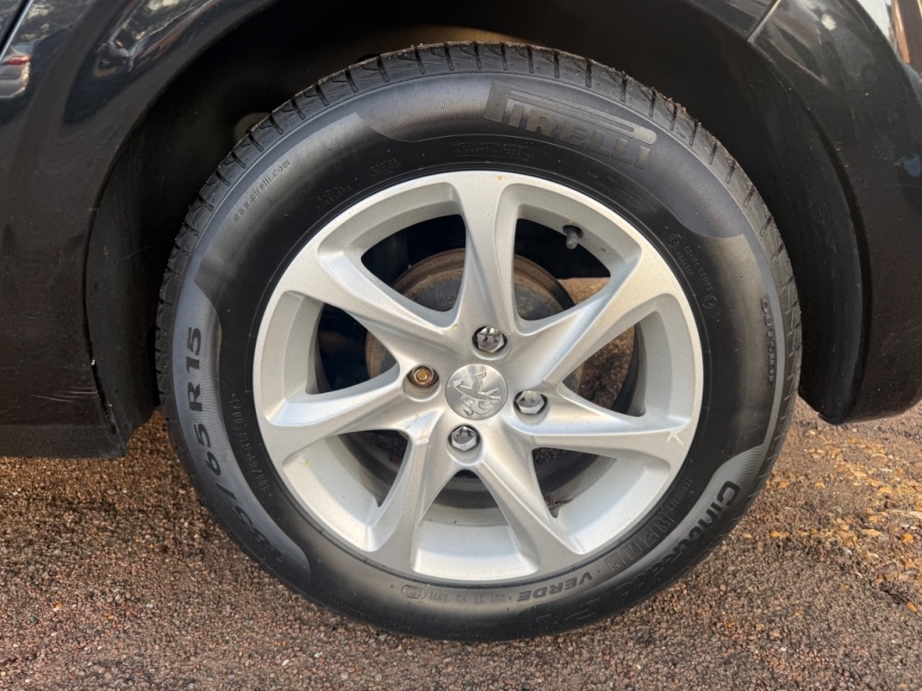 Used Peugeot 208 2014 for sale - 76934864: Photo 12