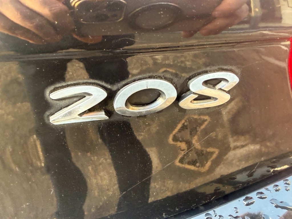 Used Peugeot 208 2014 for sale - 76934864: Photo 16