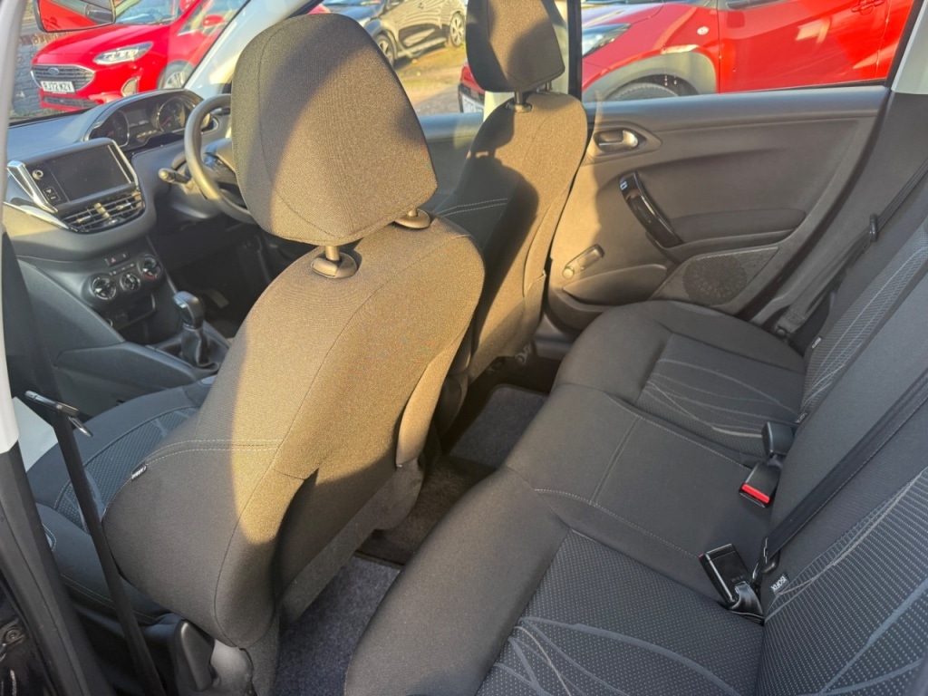 Used Peugeot 208 2014 for sale - 76934864: Photo 22