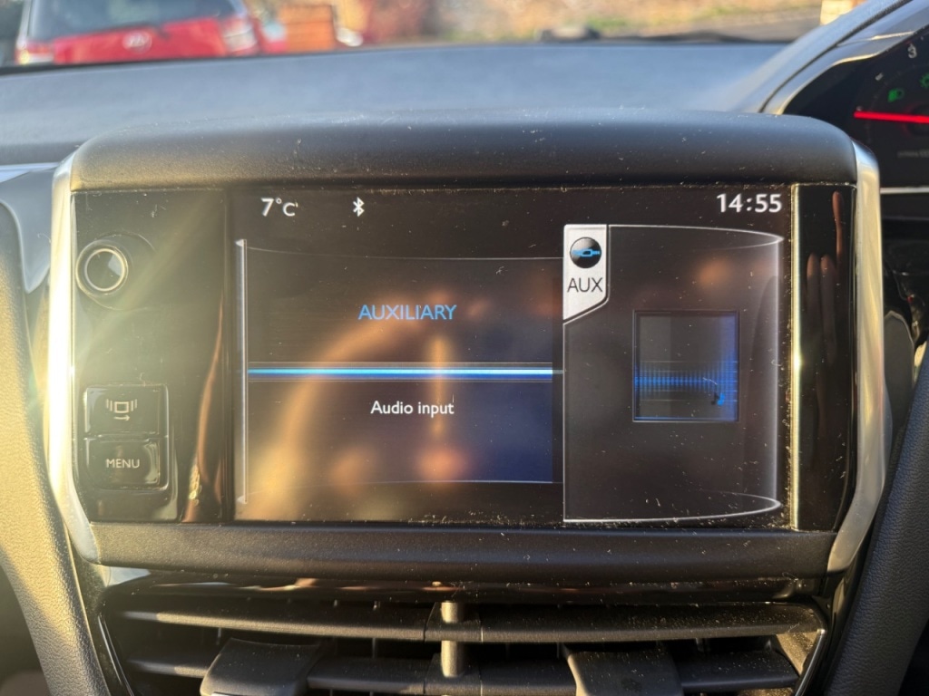 Used Peugeot 208 2014 for sale - 76934864: Photo 33