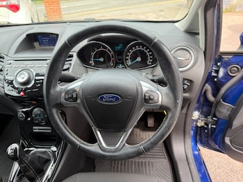 Used Ford Fiesta 2017 for sale - 75511414: Photo