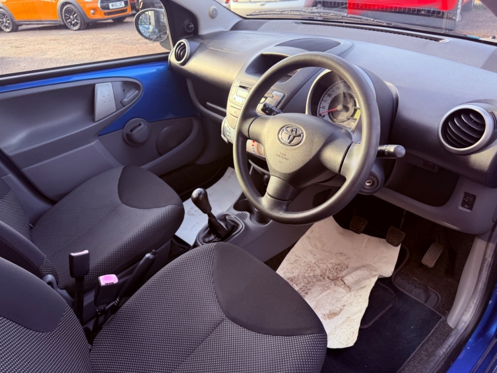 Used Toyota AYGO 2010 for sale - 76922738: Photo 18