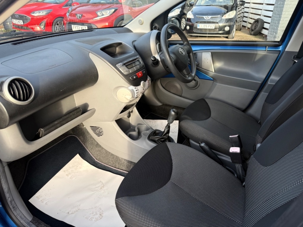 Used Toyota AYGO 2010 for sale - 76922738: Photo 24