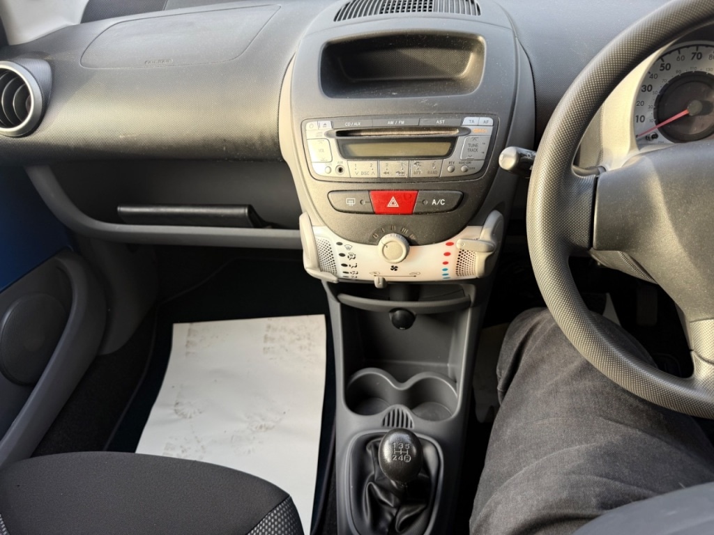 Used Toyota AYGO 2010 for sale - 76922738: Photo 29