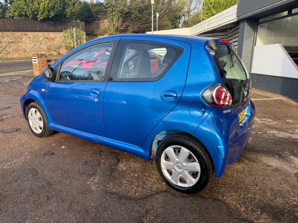 Used Toyota AYGO 2010 for sale - 76922738: Photo 3