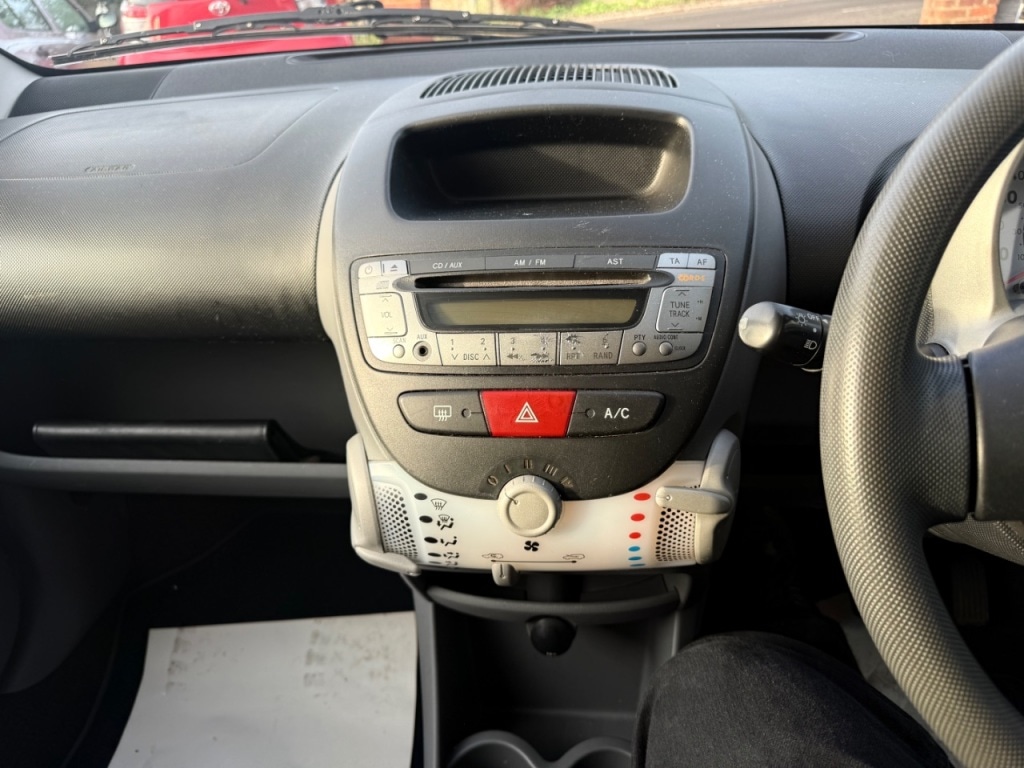 Used Toyota AYGO 2010 for sale - 76922738: Photo 4