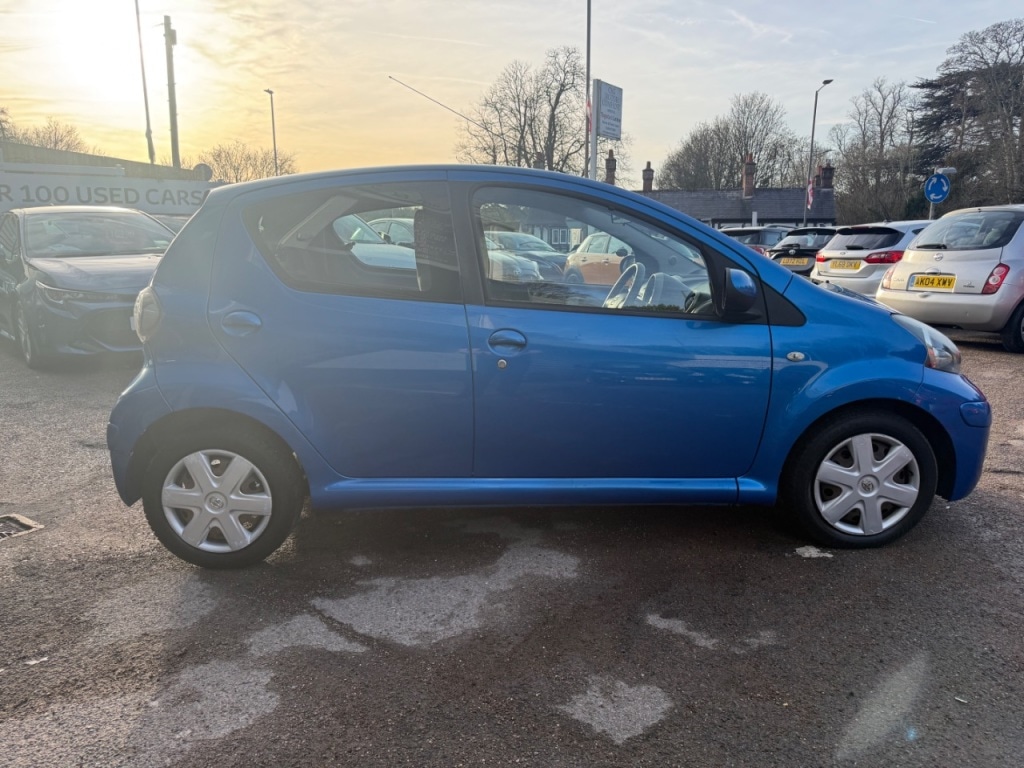 Used Toyota AYGO 2010 for sale - 76922738: Photo 6