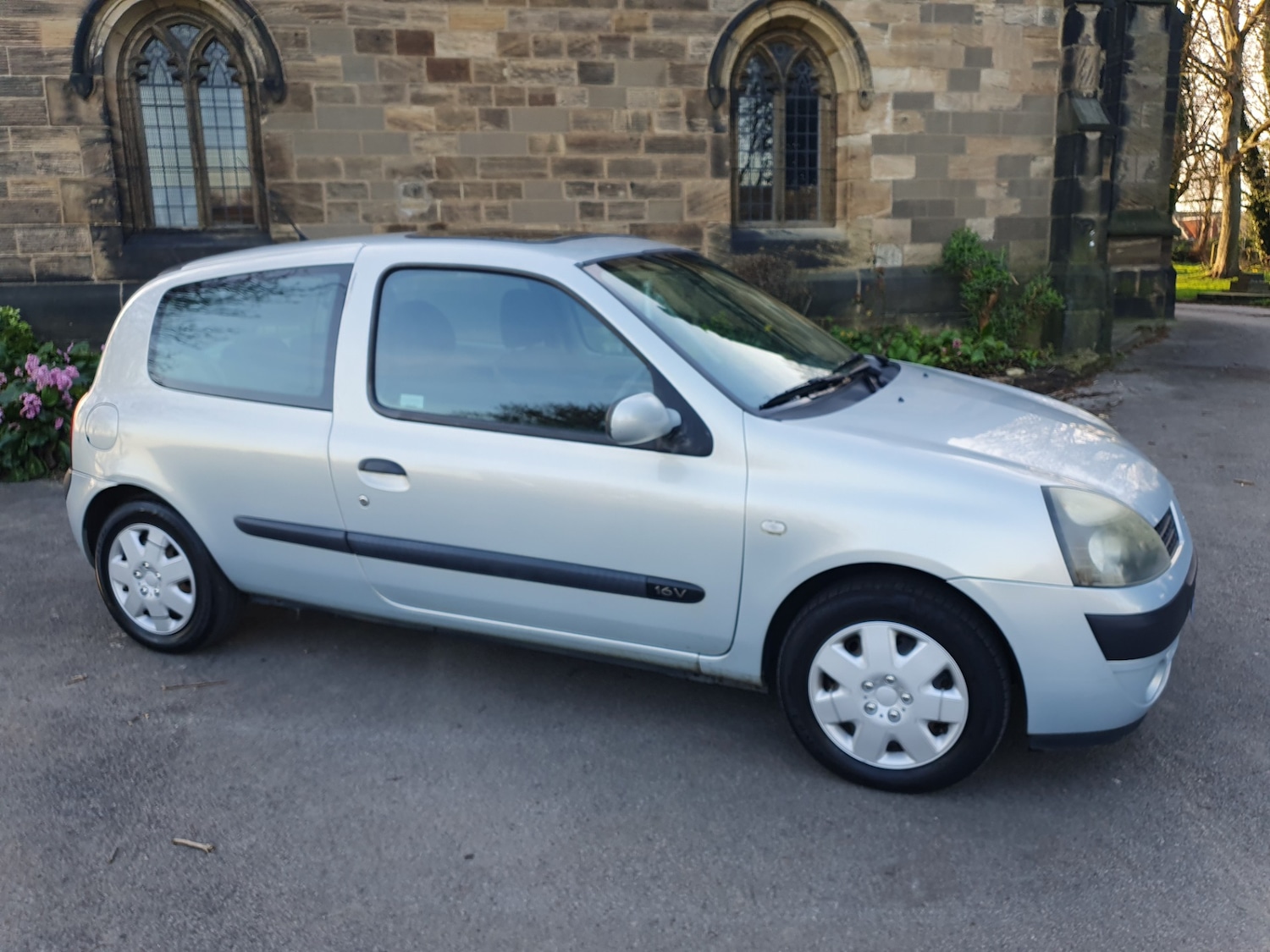 Used Renault Clio 2002 for sale - 77935236: Photo 11