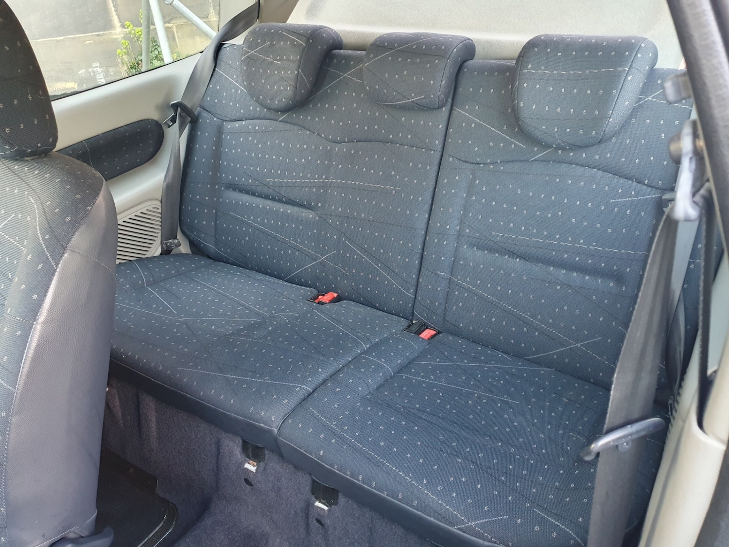 Used Renault Clio 2002 for sale - 77935236: Photo 17